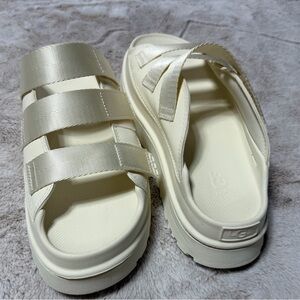 UGG Women's GoldenGlow Slide in Jasmine 11